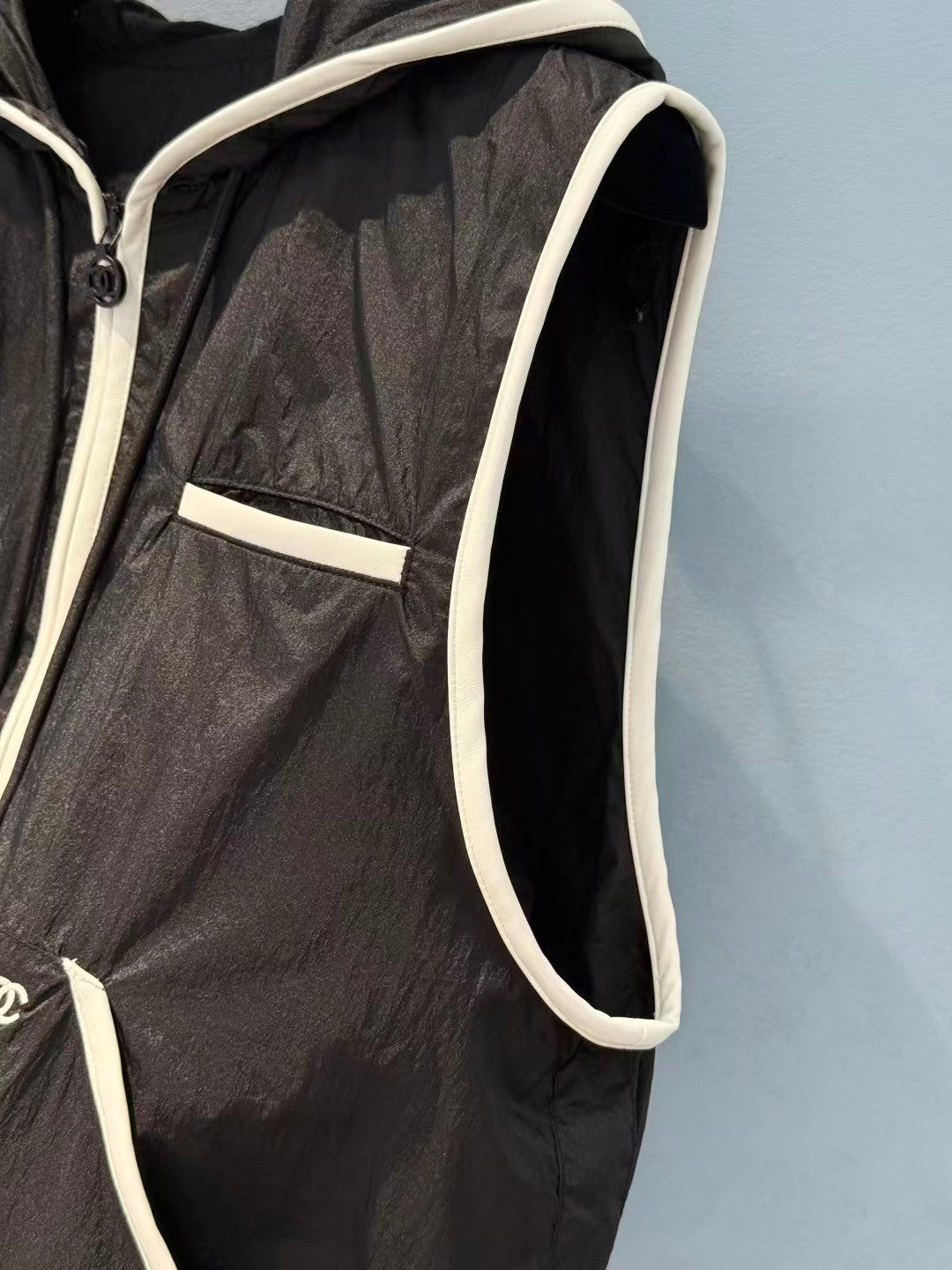 26SS New Hooded Set with White Trim