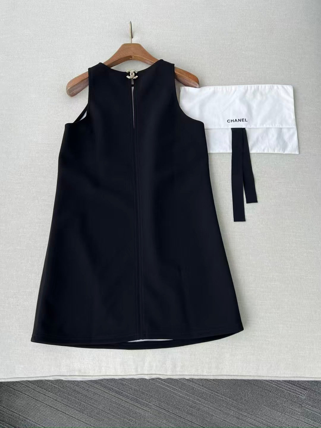 New 26SS Black Sleeveless Dress