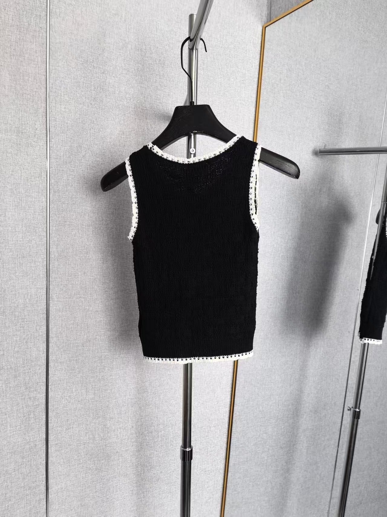 26 New Color-Block Knit Vest