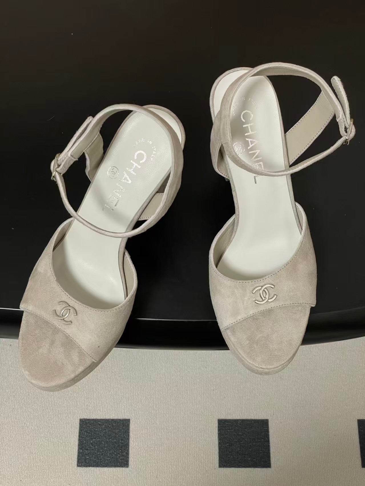 26 New Style Buckled Peep-Toe Platform Slingbacks