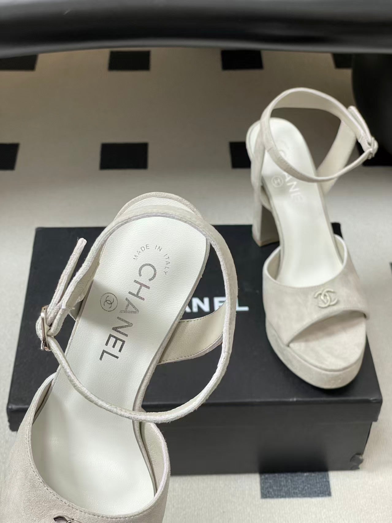 26 New Style Buckled Peep-Toe Platform Slingbacks
