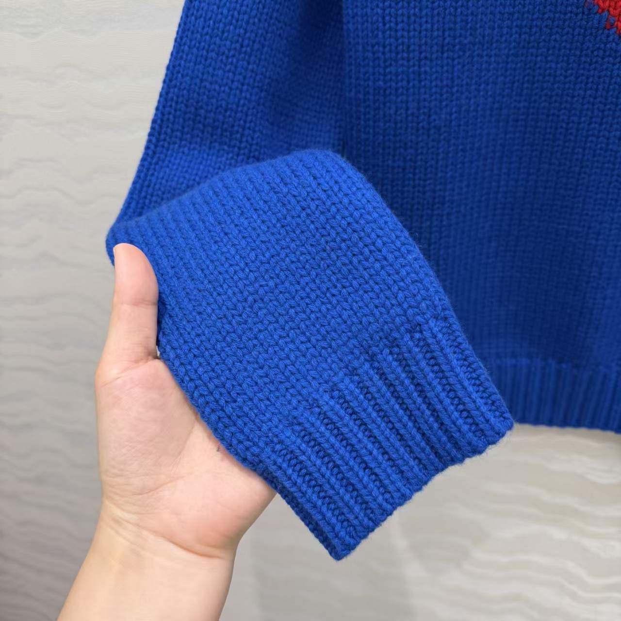 26 New Superman Sweater