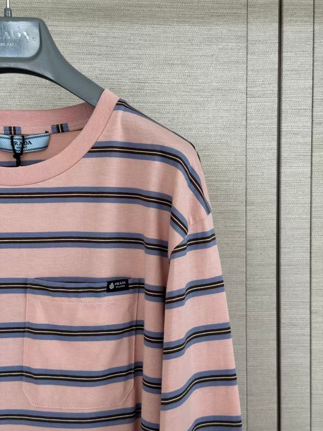 26 New pink striped top