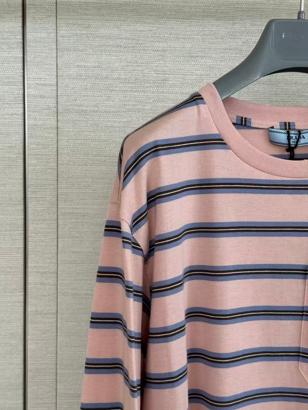 26 New pink striped top