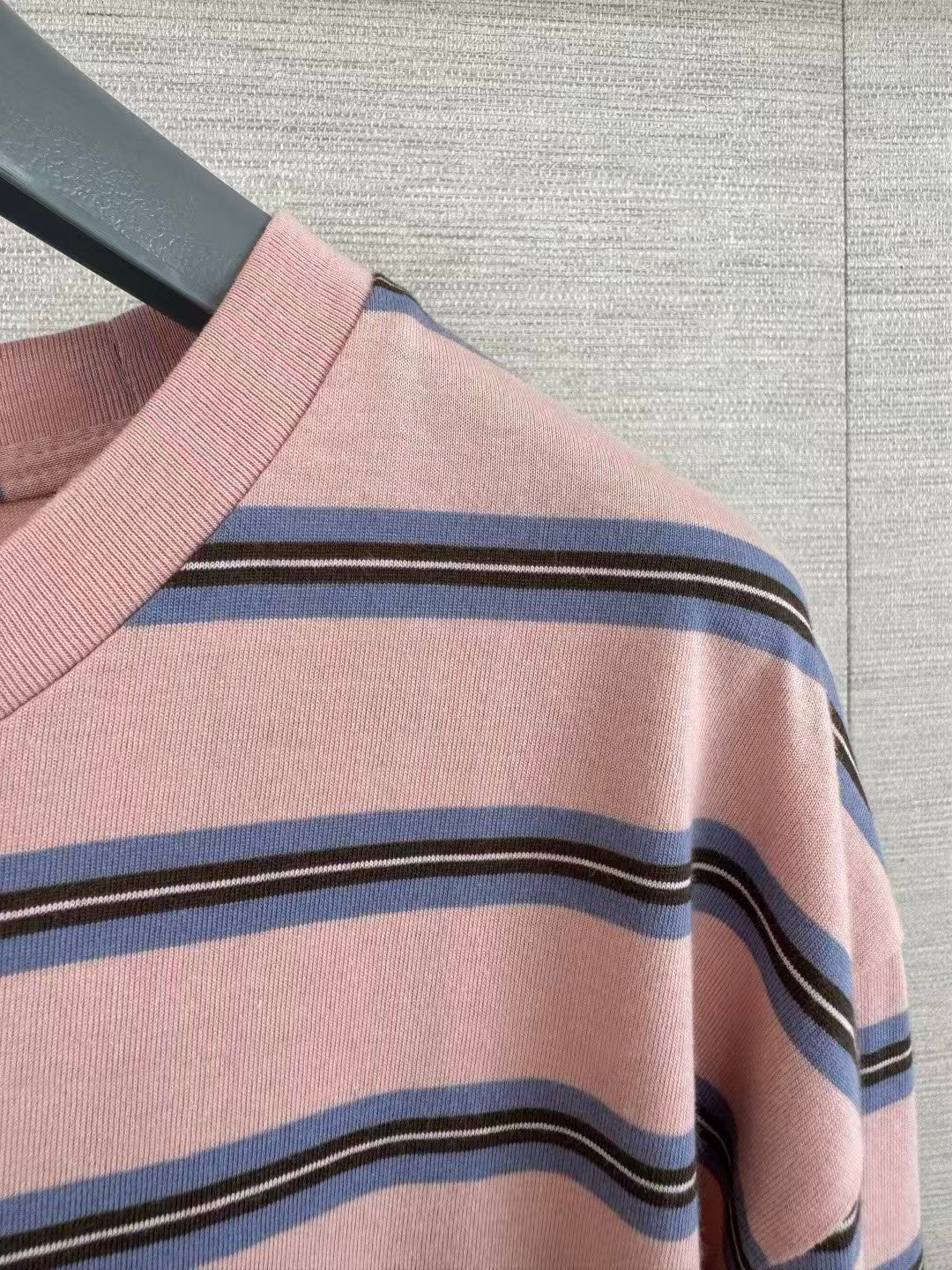26 New pink striped top