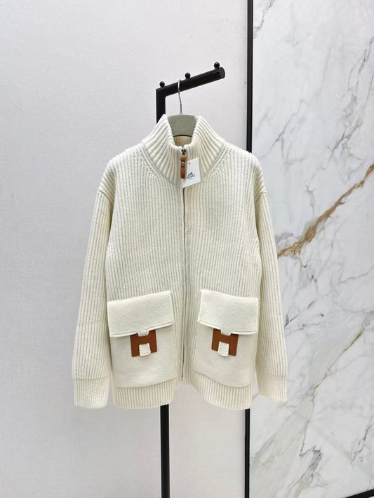 New knit jacket with H-motif pocket detail