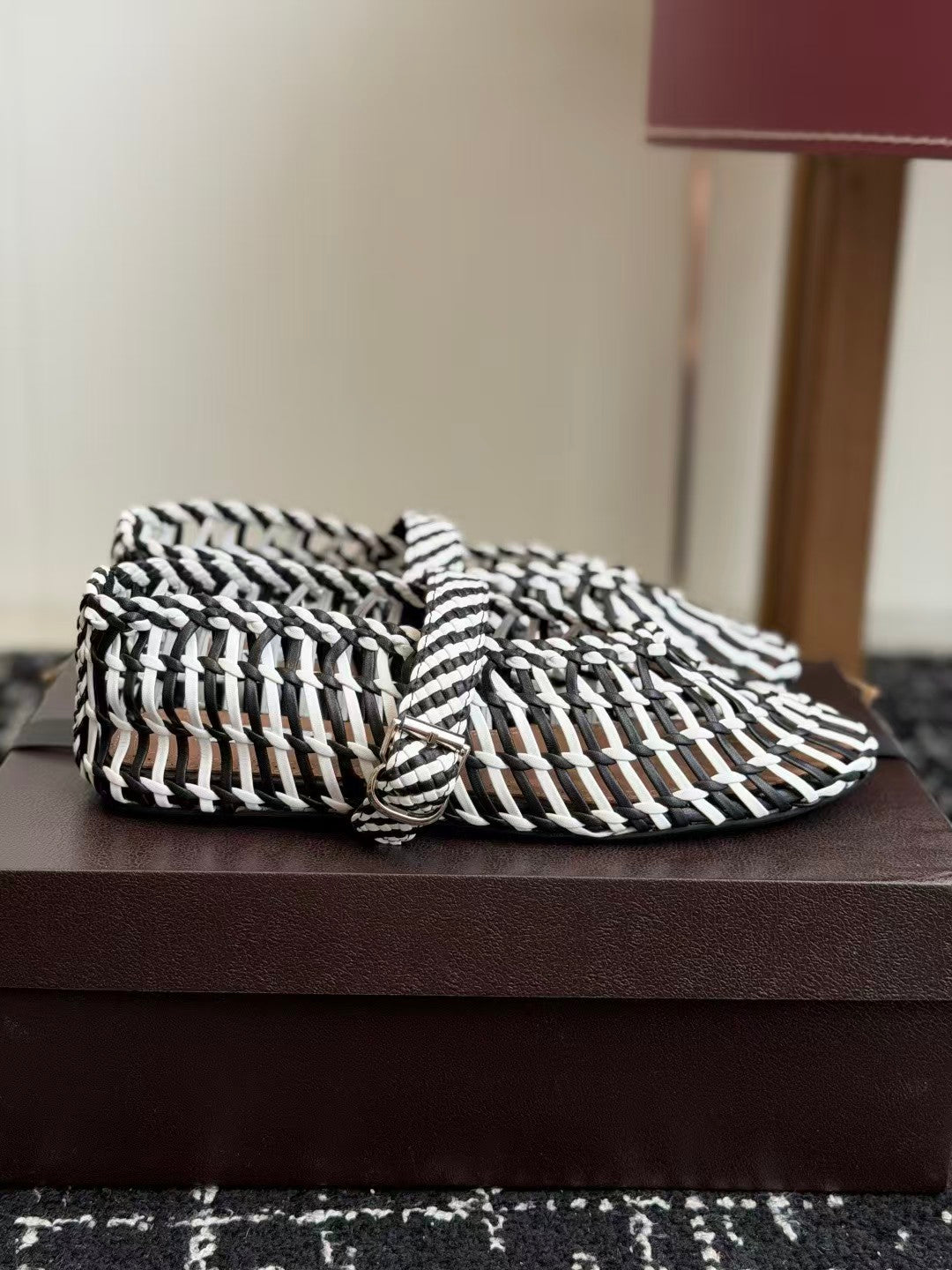 26 New Woven Mesh Shoes