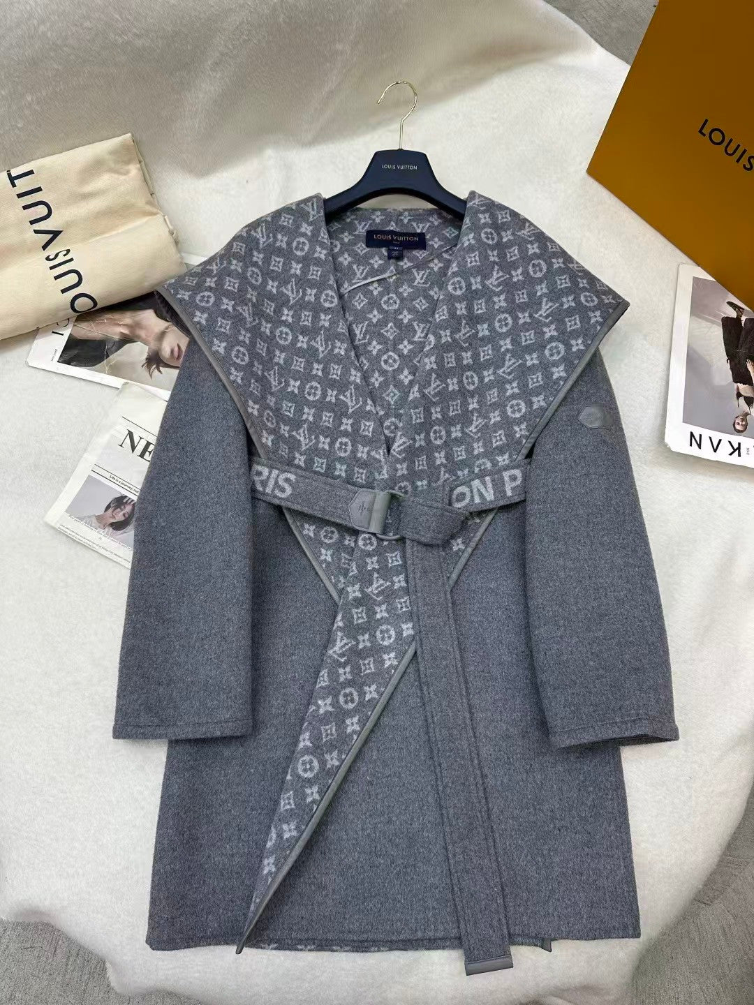 26FW New Reversible Hooded Floral Coat