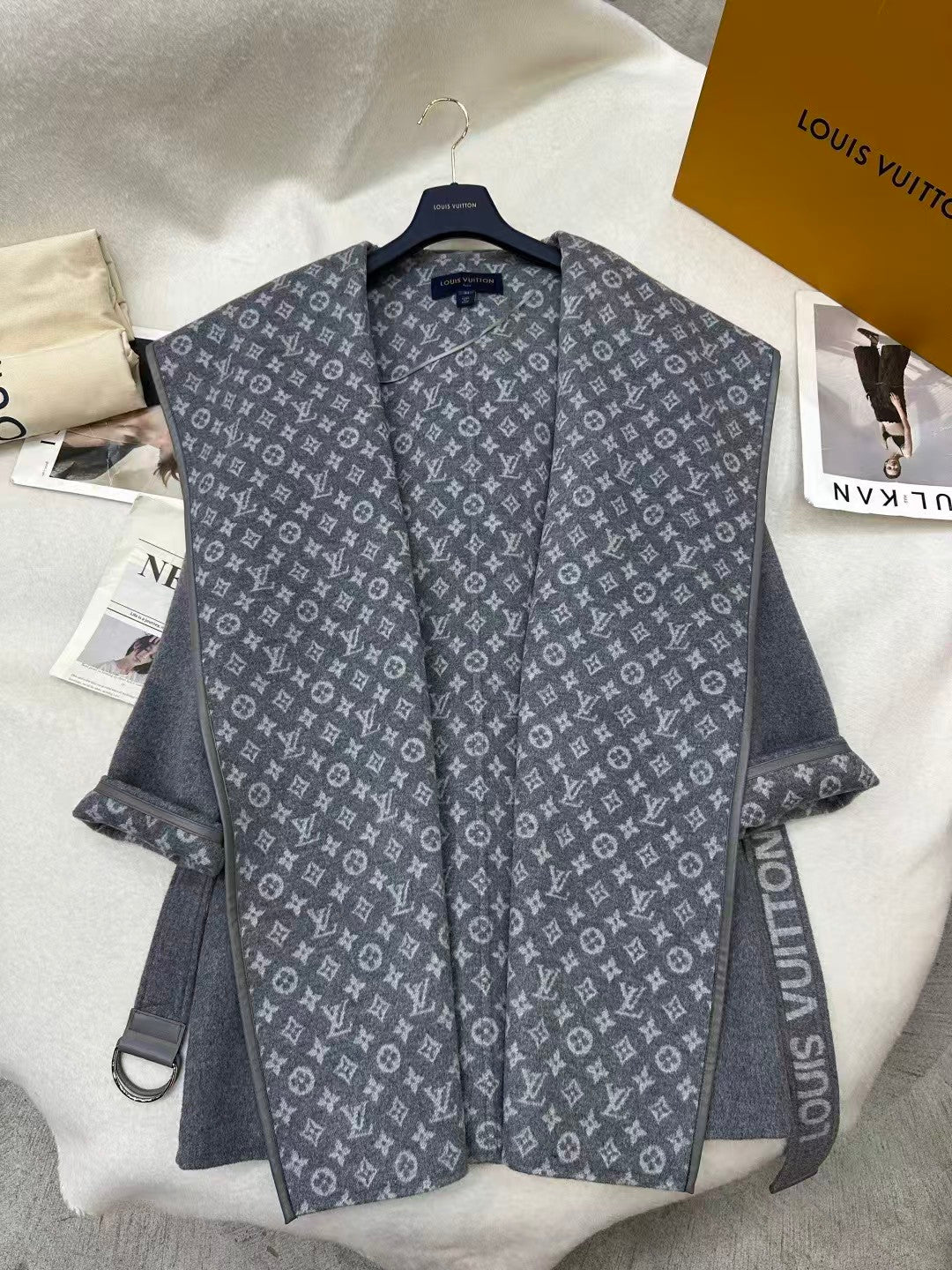 26FW New Reversible Hooded Floral Coat
