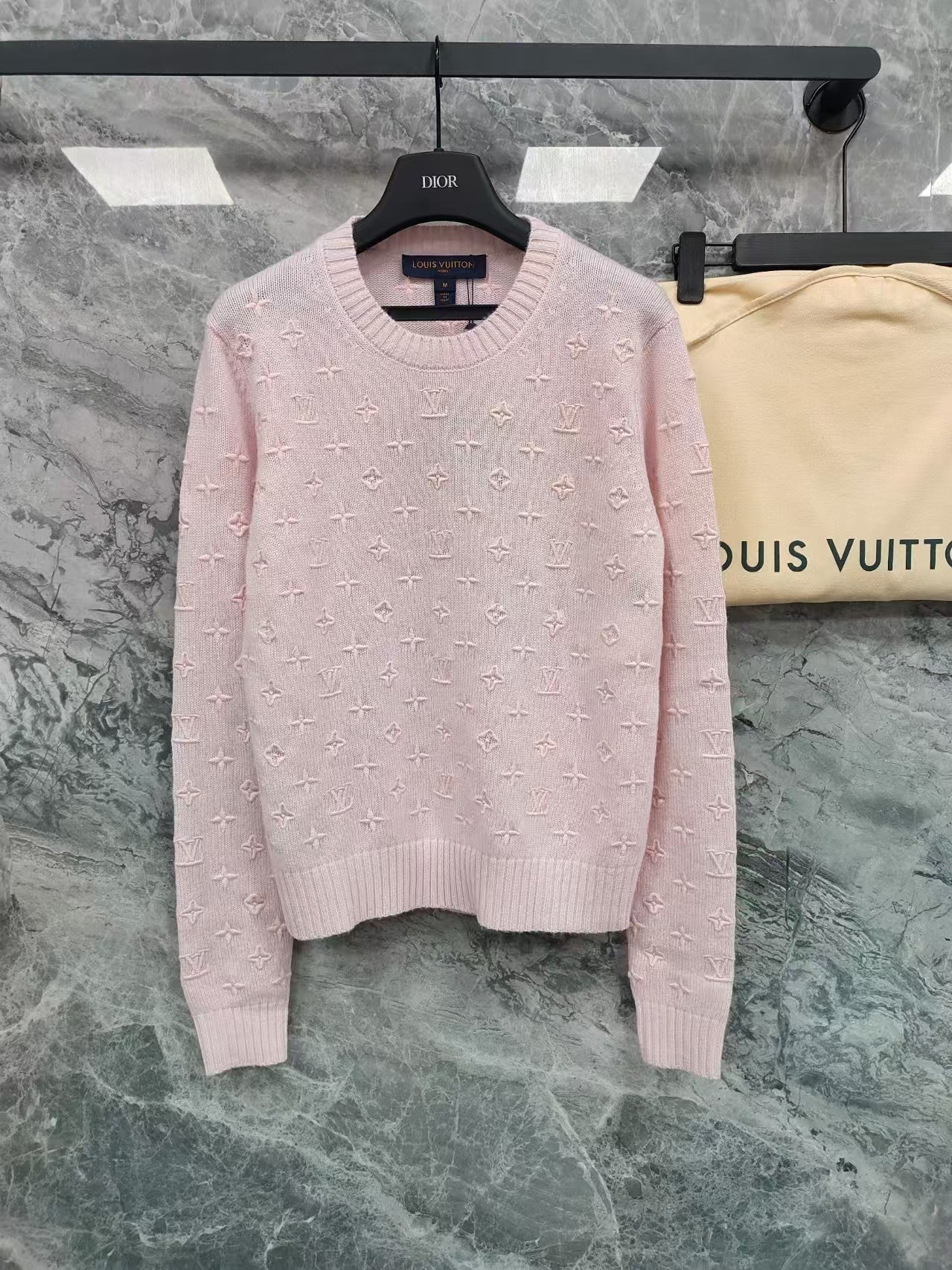 26FW New Embroidered Knit Long-Sleeved Top