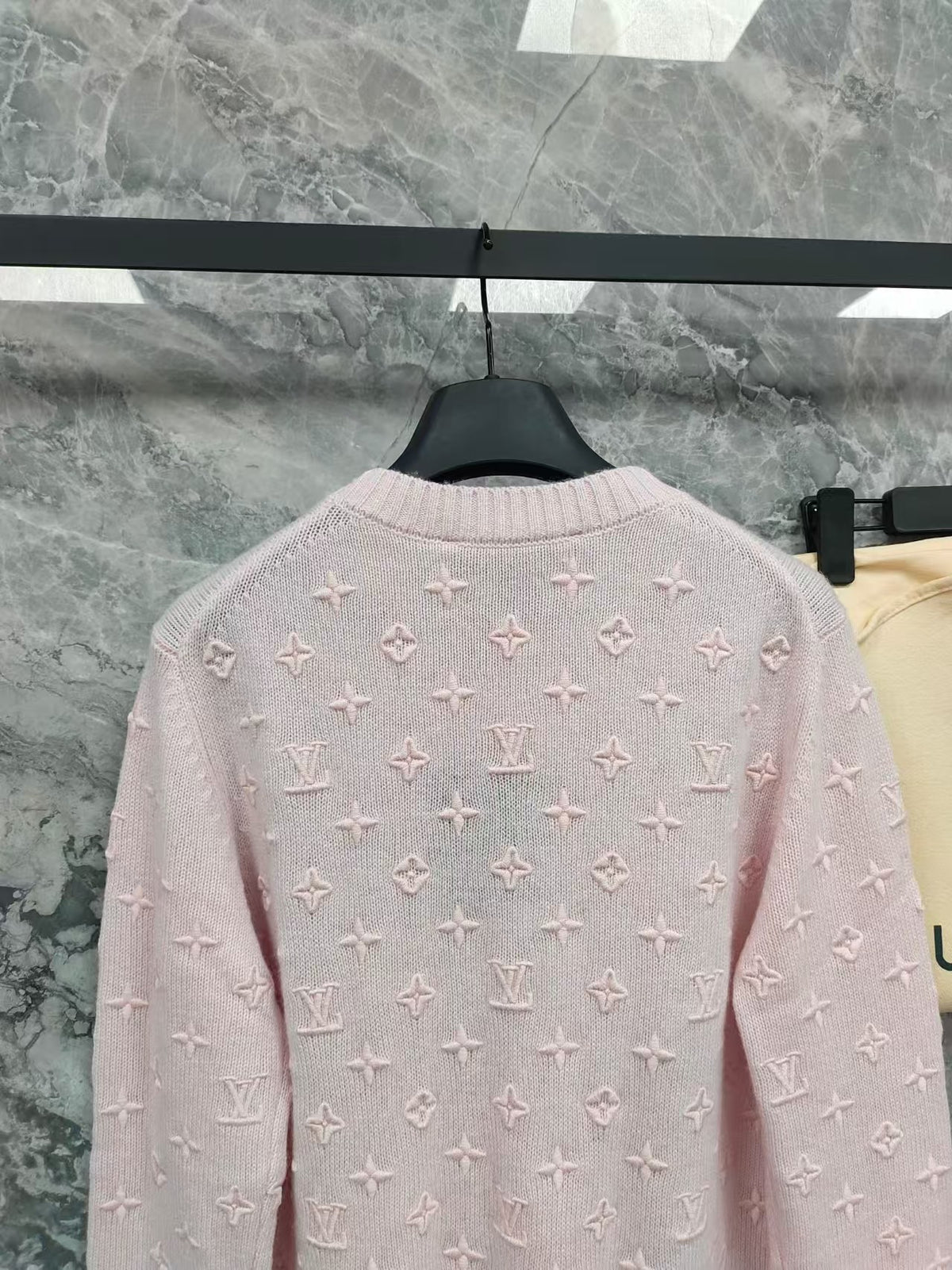 26FW New Embroidered Knit Long-Sleeved Top