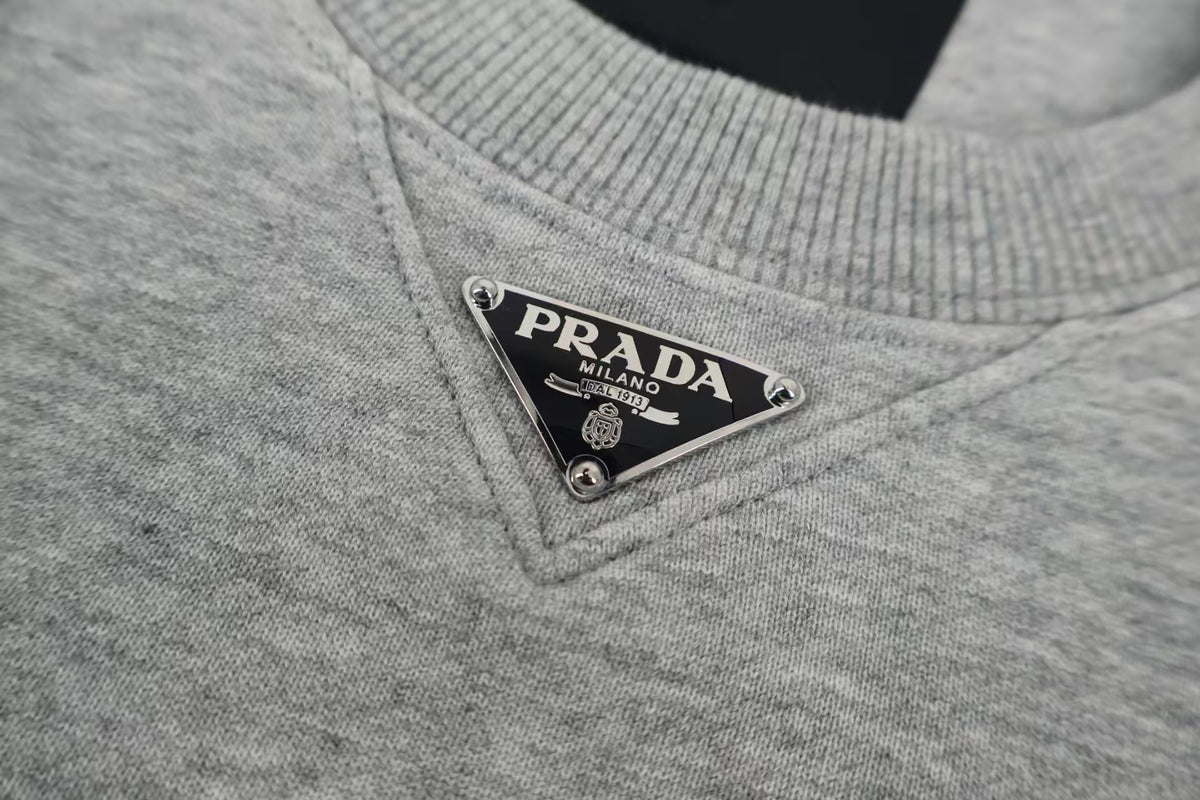 26 New Triangle Logo Crew Neck Sweatshirt