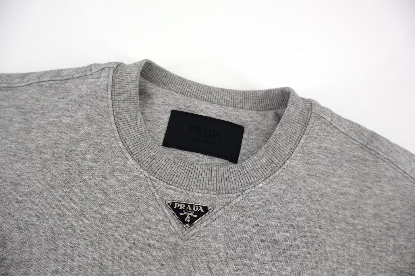 26 New Triangle Logo Crew Neck Sweatshirt