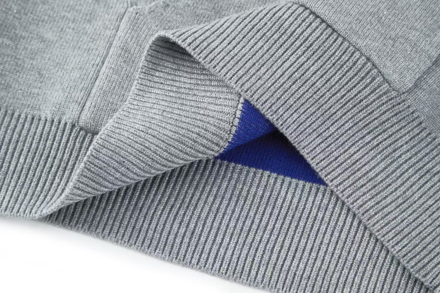 26 New Jacquard Logo Knit Hoodie