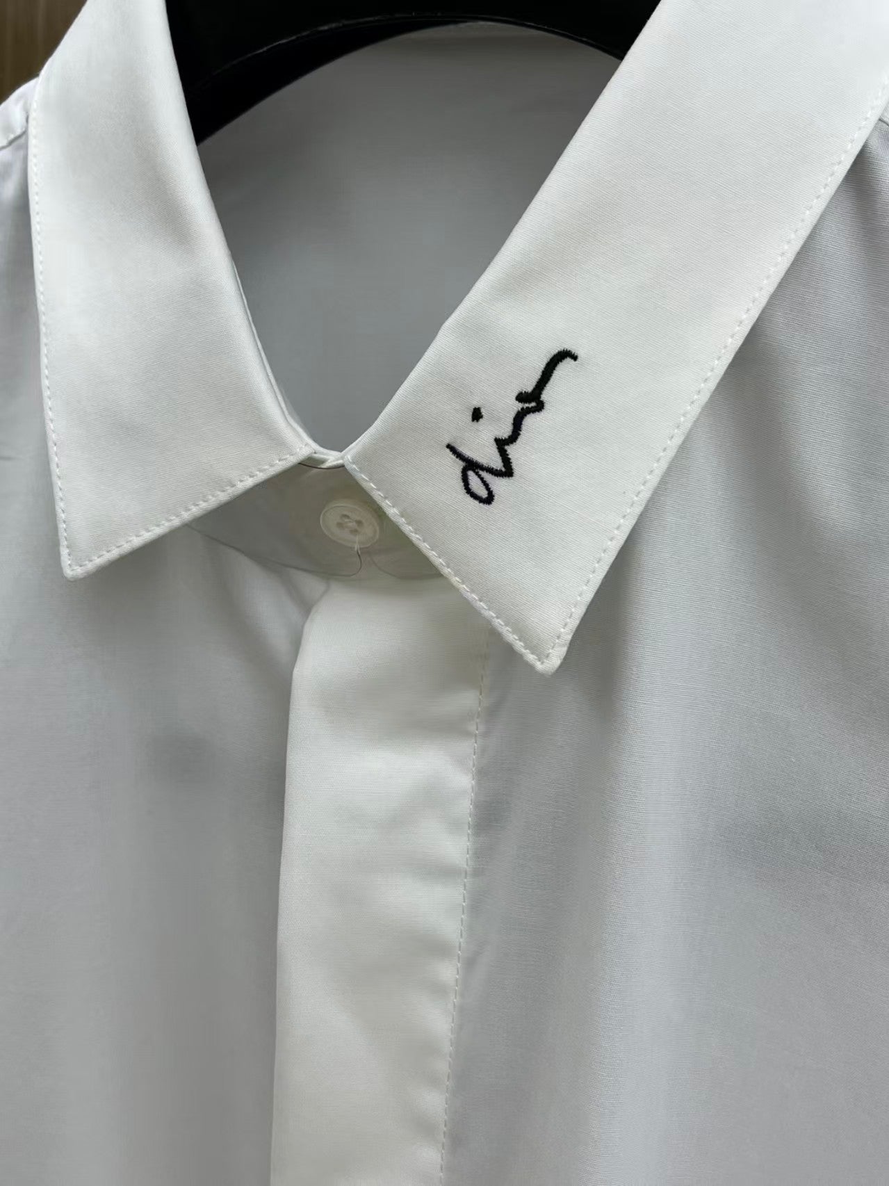 New Long-Sleeved Shirt