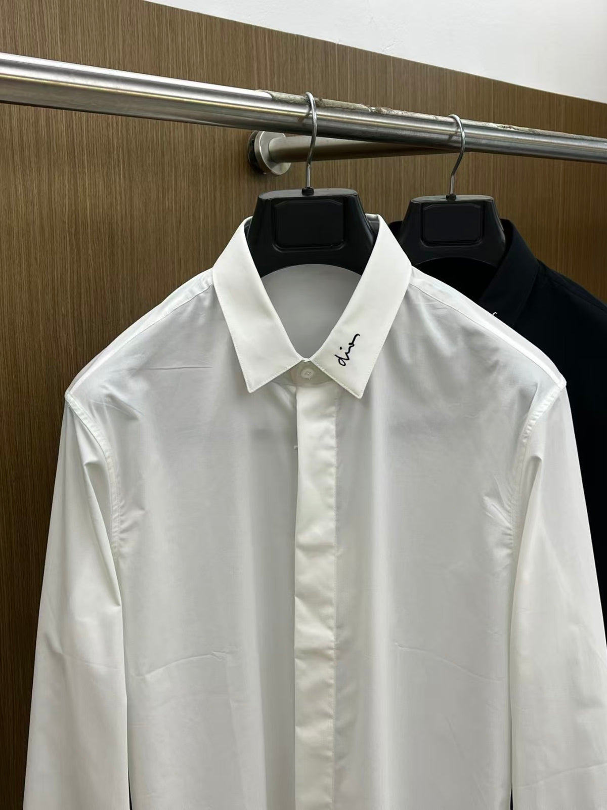 New Long-Sleeved Shirt