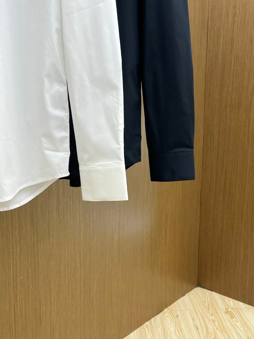 New Long-Sleeved Shirt