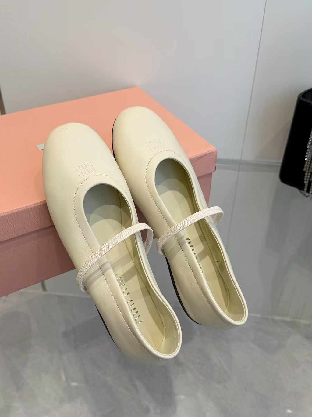 26FW New Single-Strap Flats
