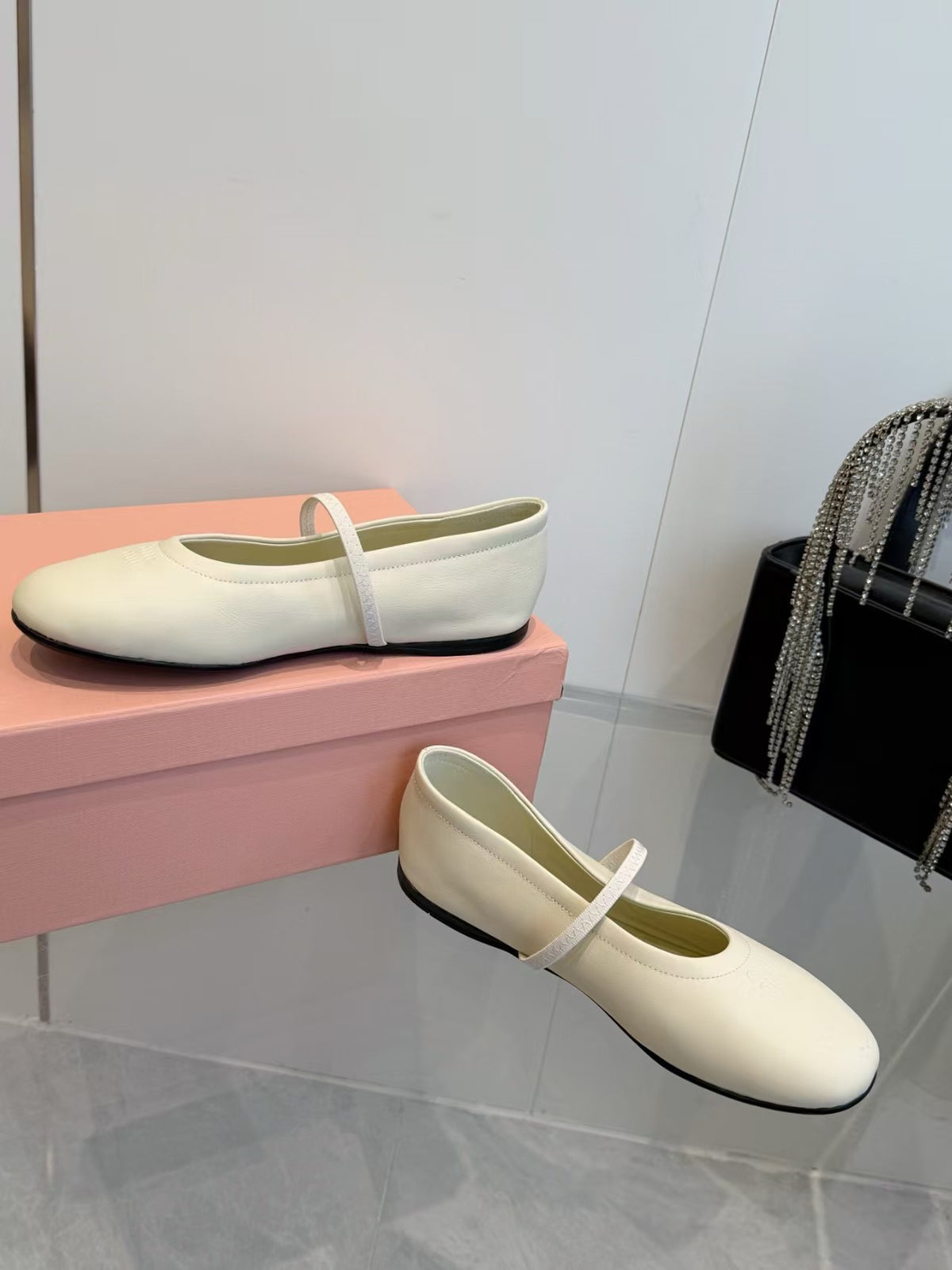 26FW New Single-Strap Flats