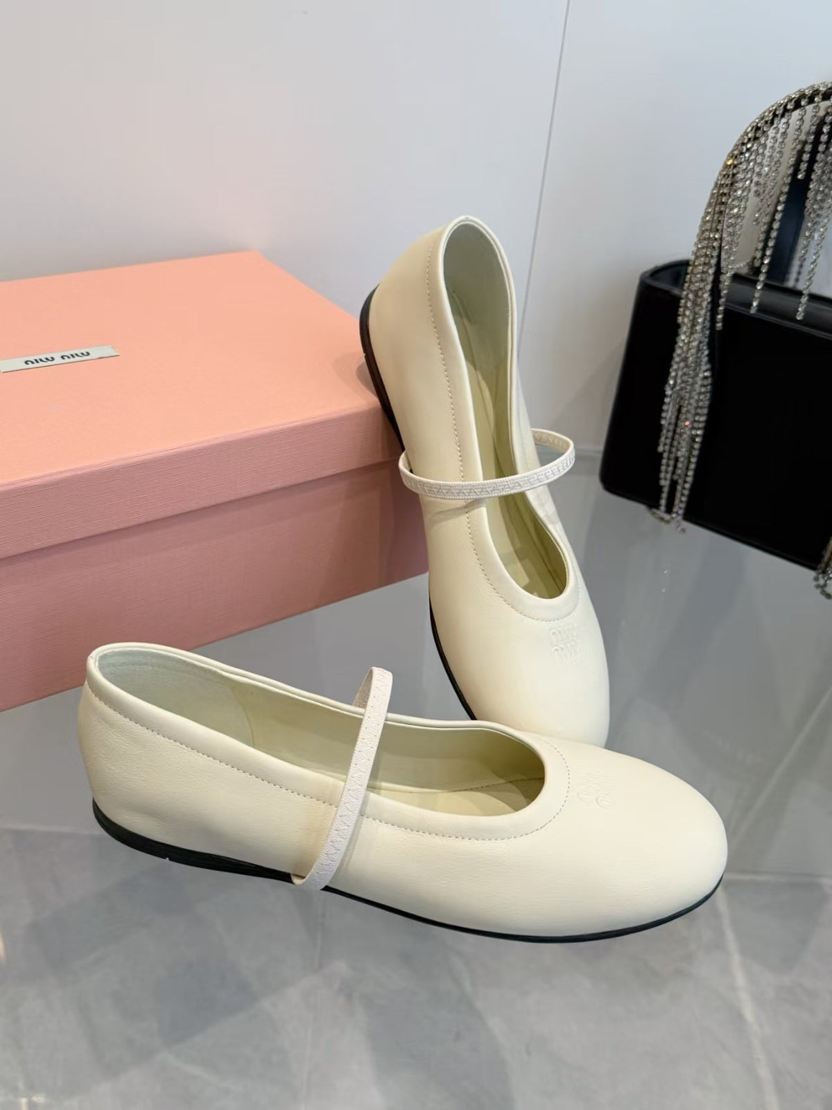 26FW New Single-Strap Flats