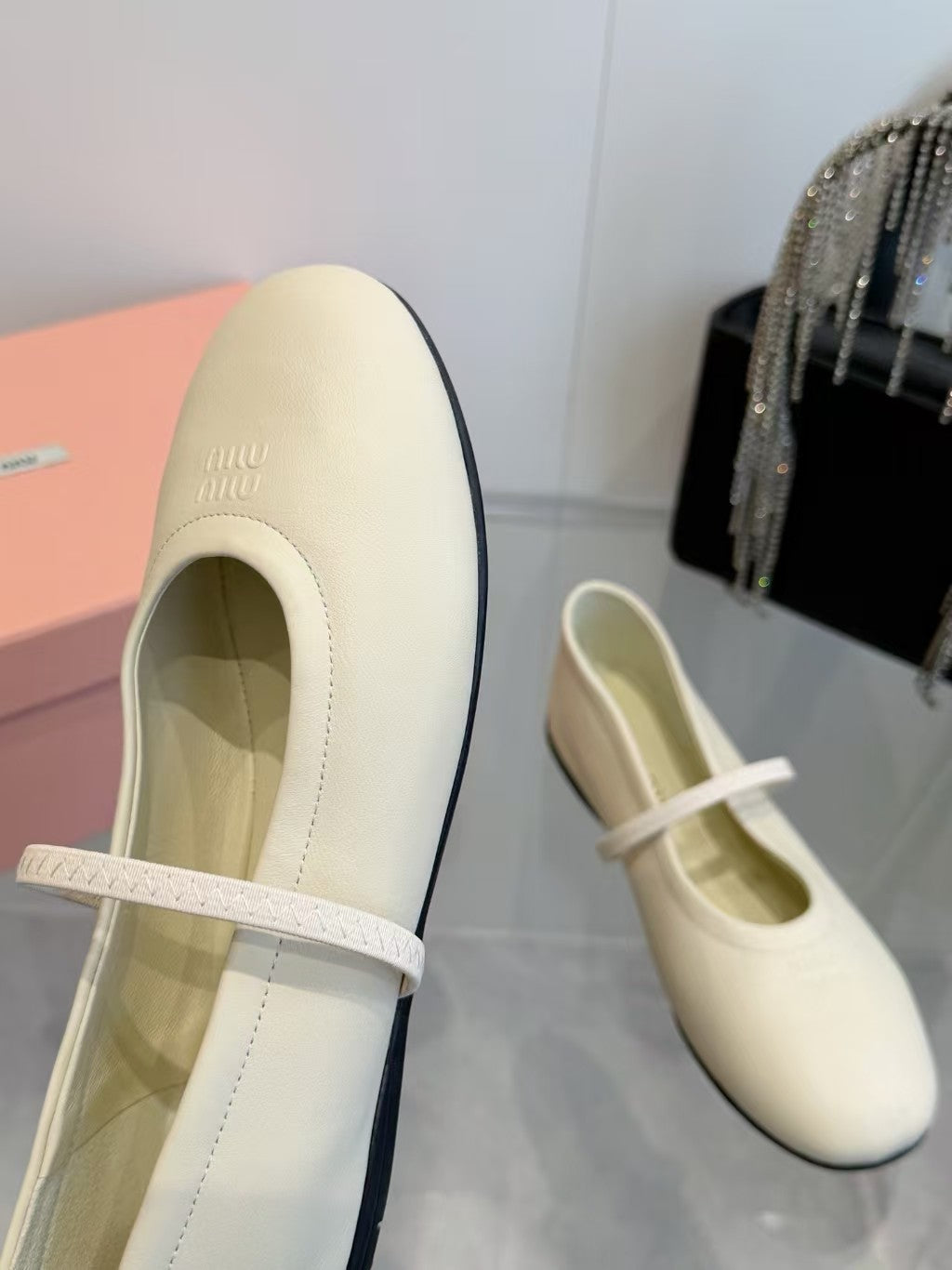 26FW New Single-Strap Flats