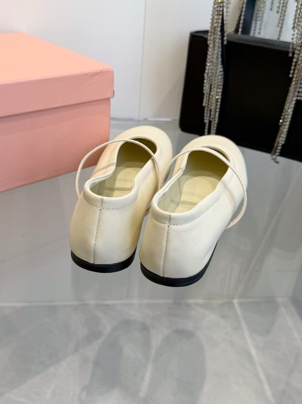 26FW New Single-Strap Flats