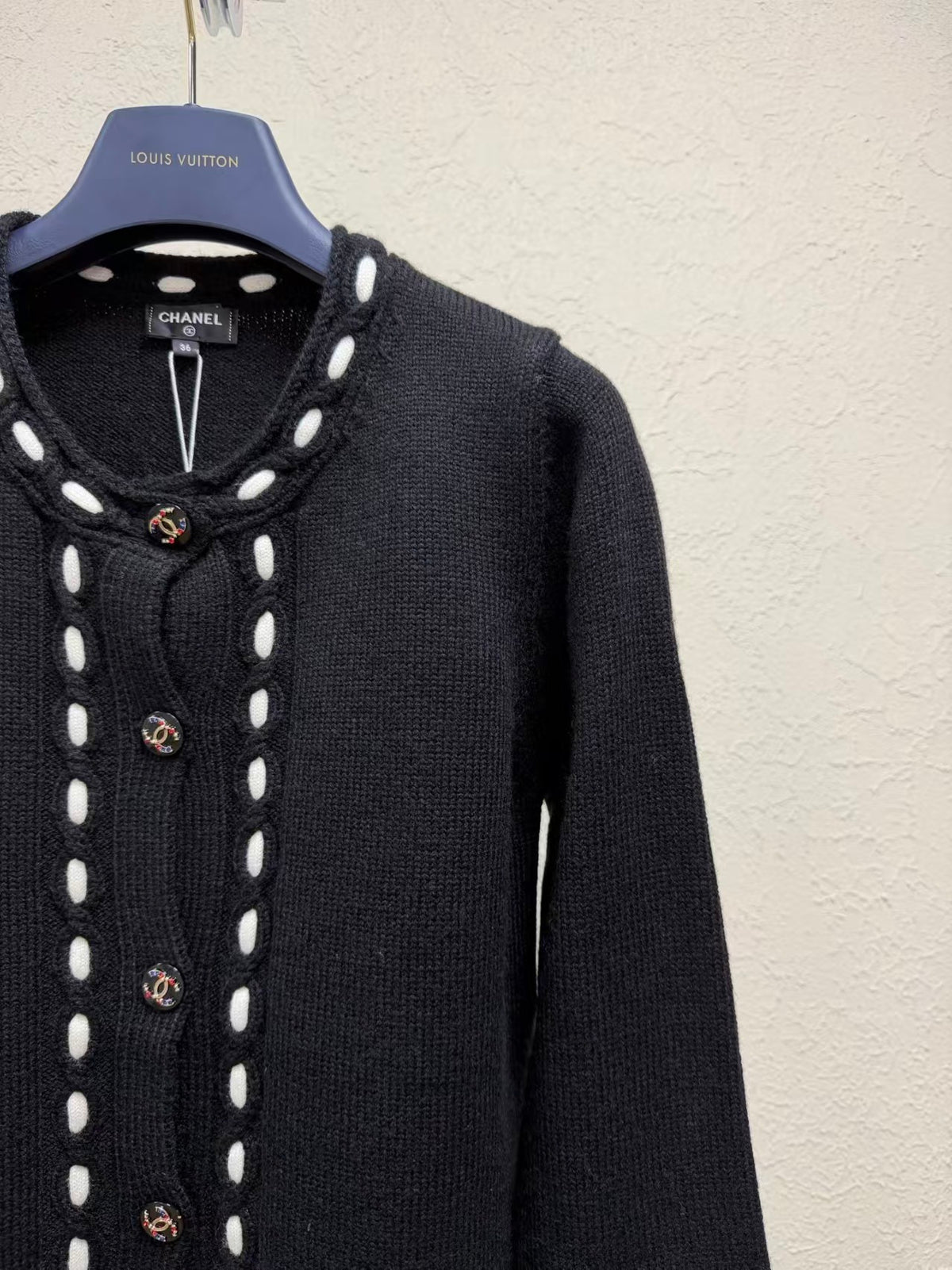 26FW New Black & White Color-Block Knit Cardigan
