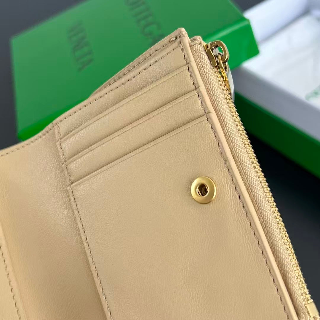 26FW New Woven Bi-fold Zip Wallet