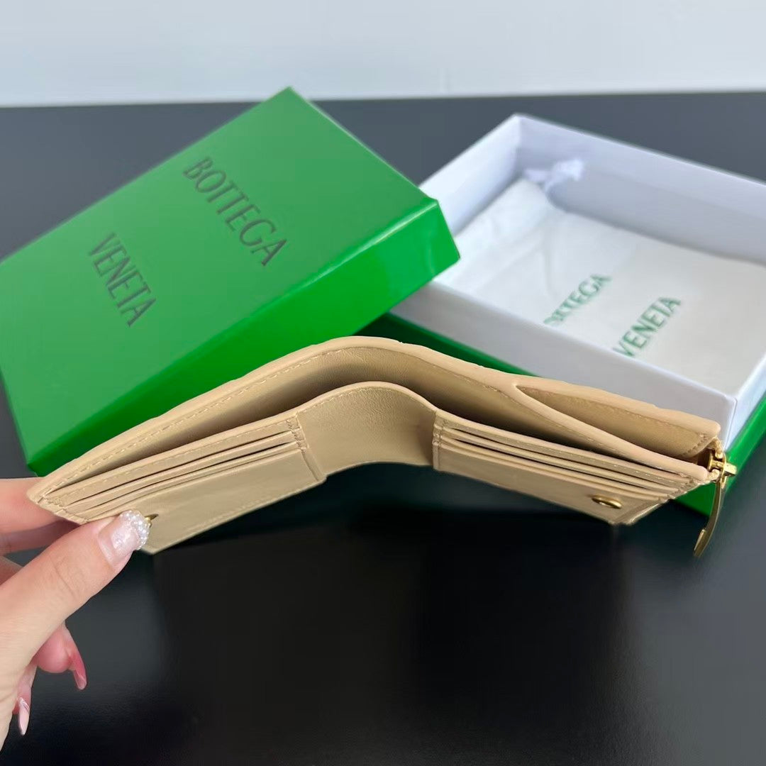 26FW New Woven Bi-fold Zip Wallet