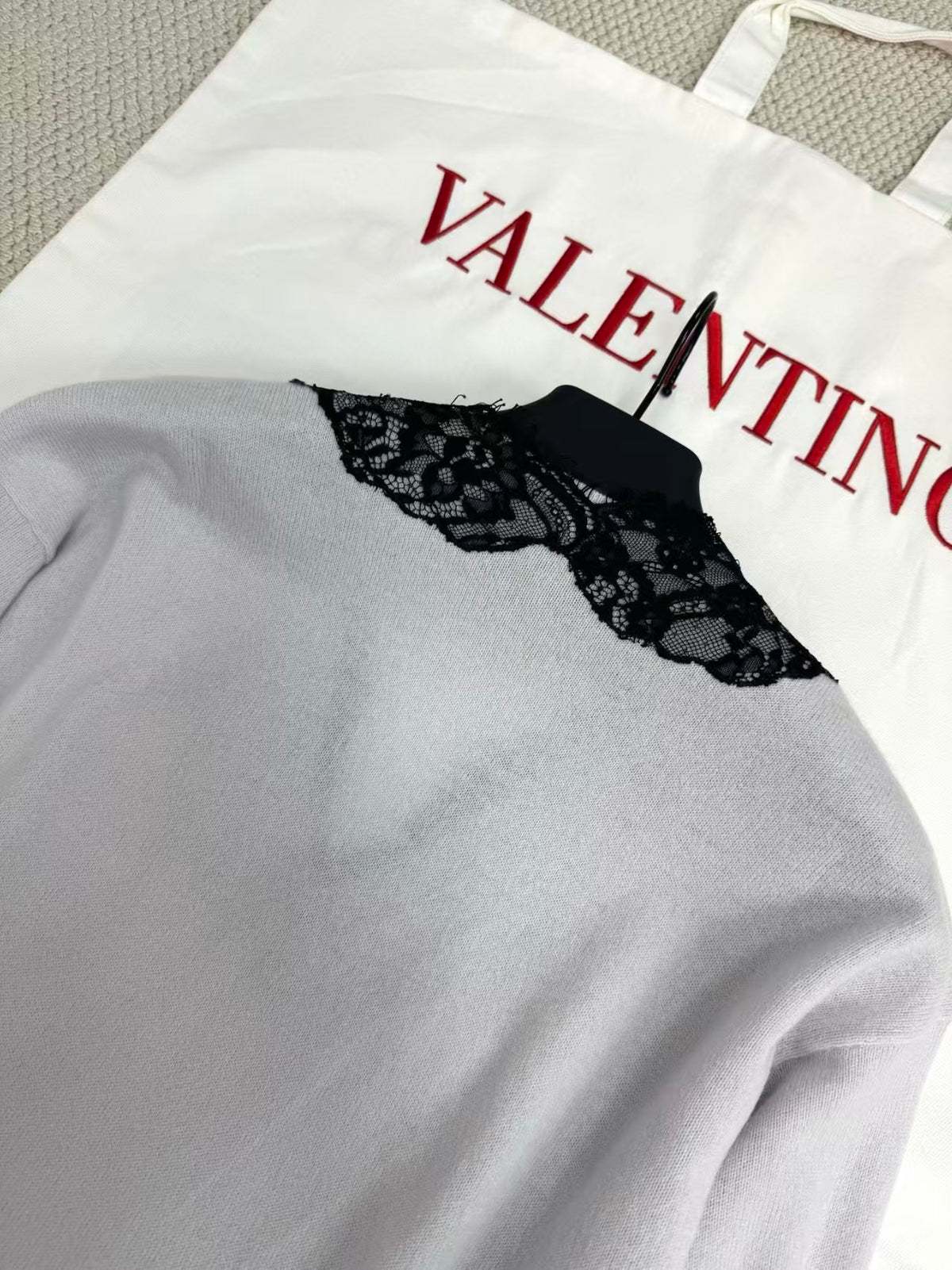 26FW New V-Neck Knit Top