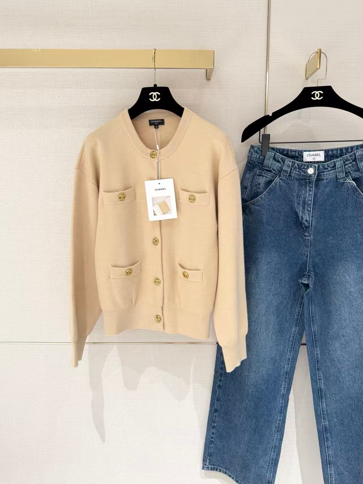 26FW New Metal-Buckle Knit Cardigan
