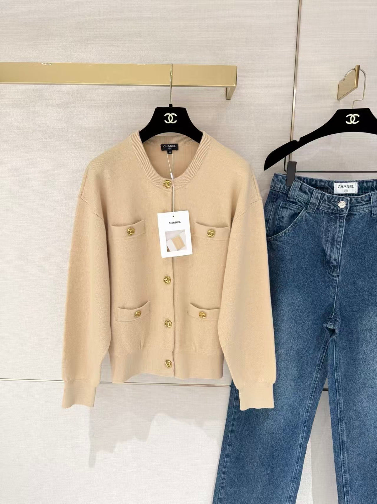 26FW New Metal-Buckle Knit Cardigan