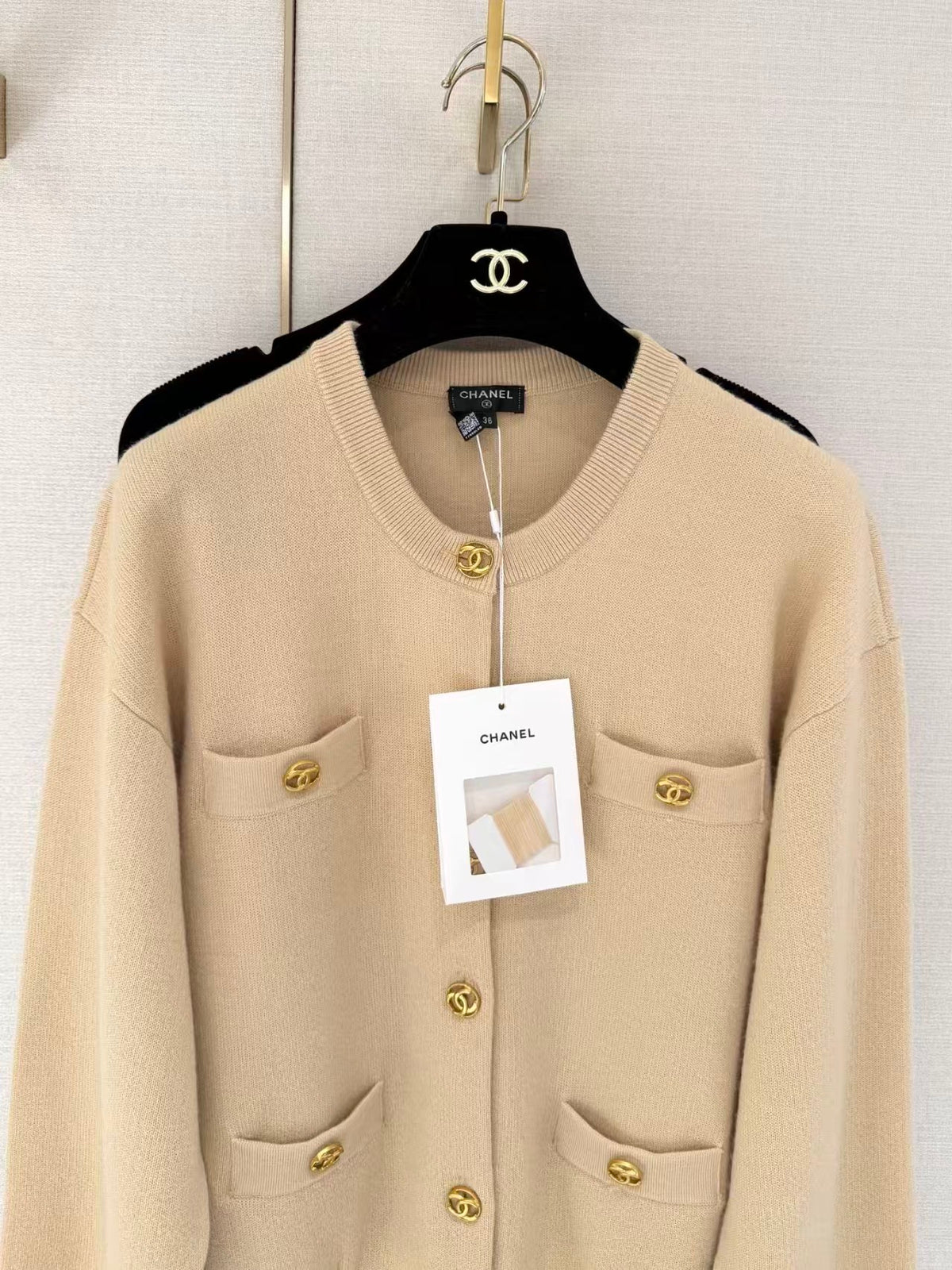 26FW New Metal-Buckle Knit Cardigan