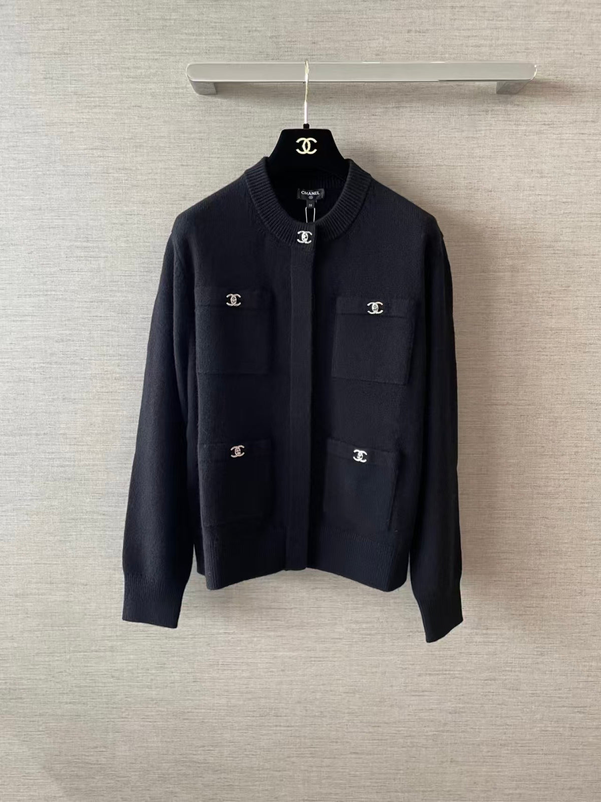 26FW New Cardigan with Bag-Clasp Fastening