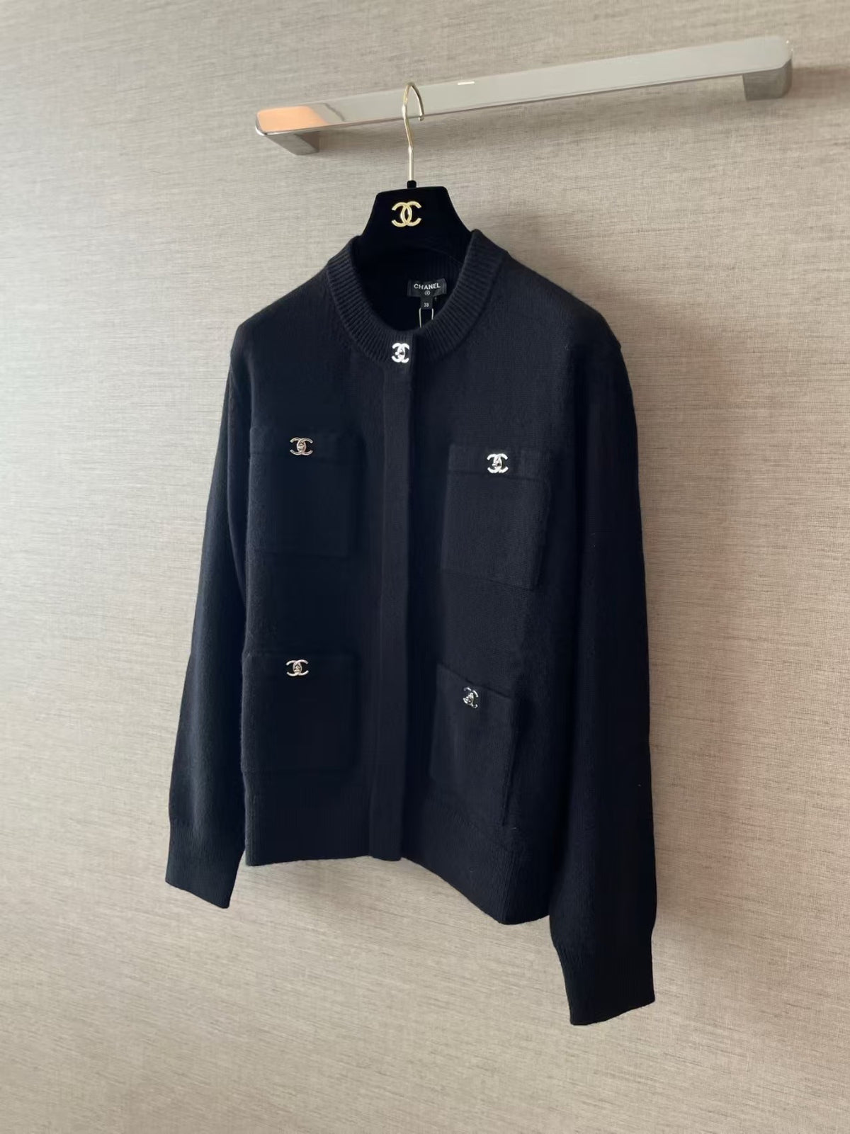 26FW New Cardigan with Bag-Clasp Fastening