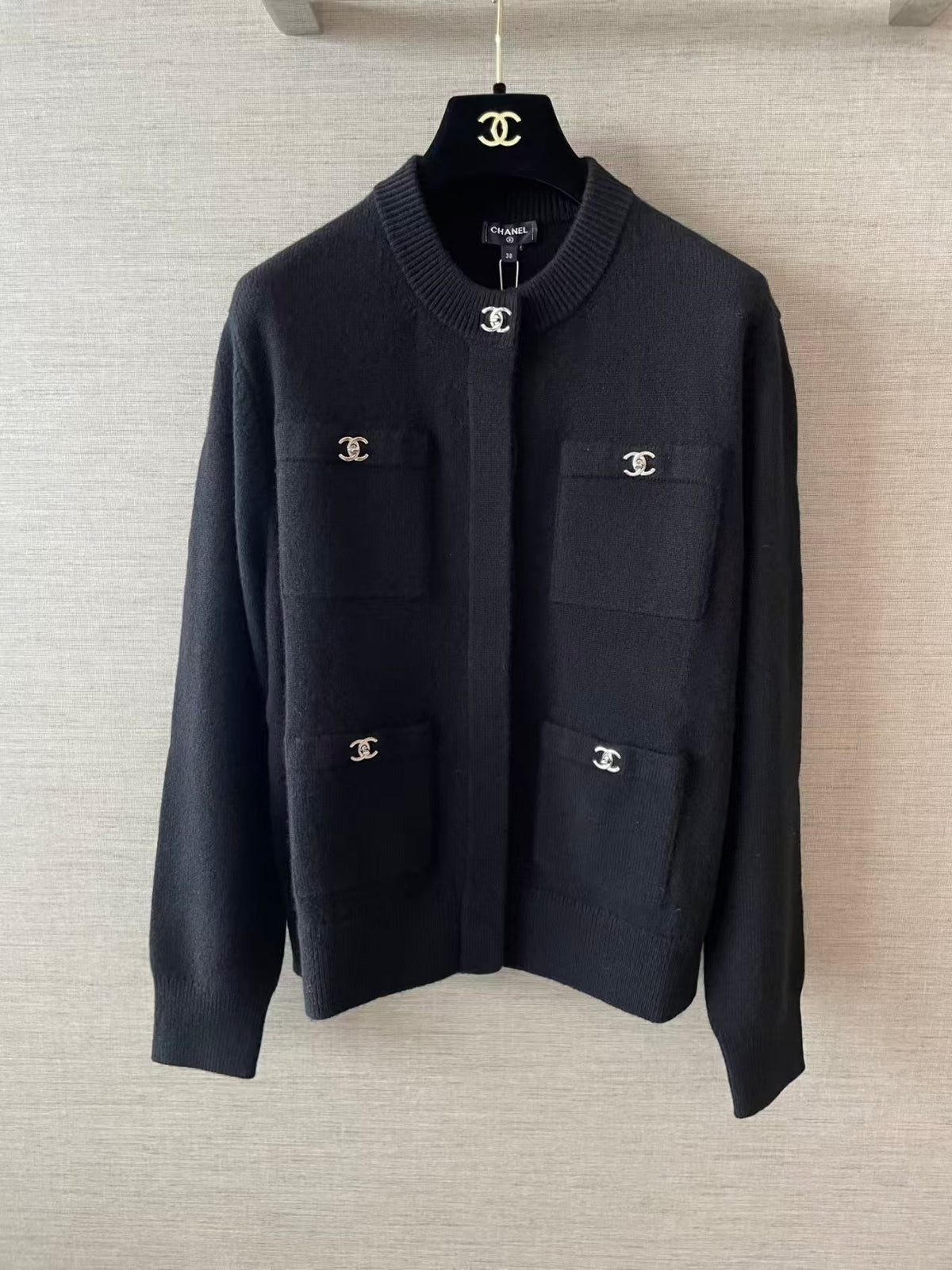 26FW New Cardigan with Bag-Clasp Fastening
