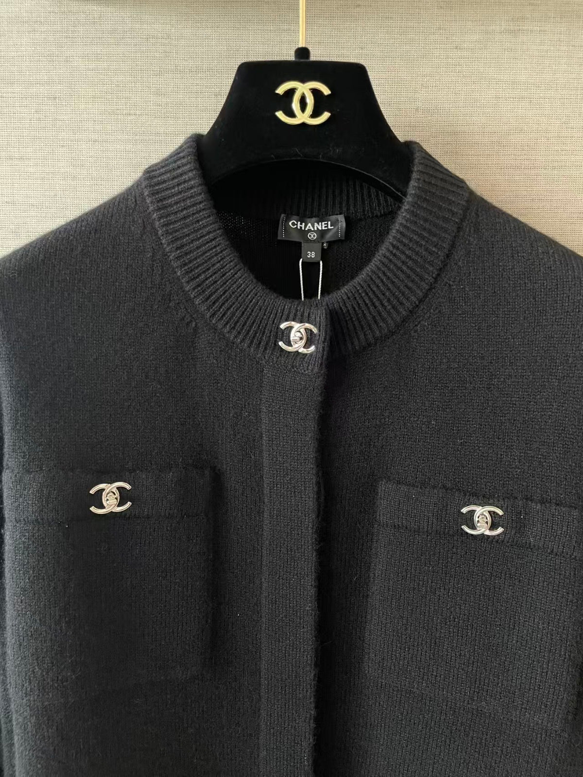 26FW New Cardigan with Bag-Clasp Fastening