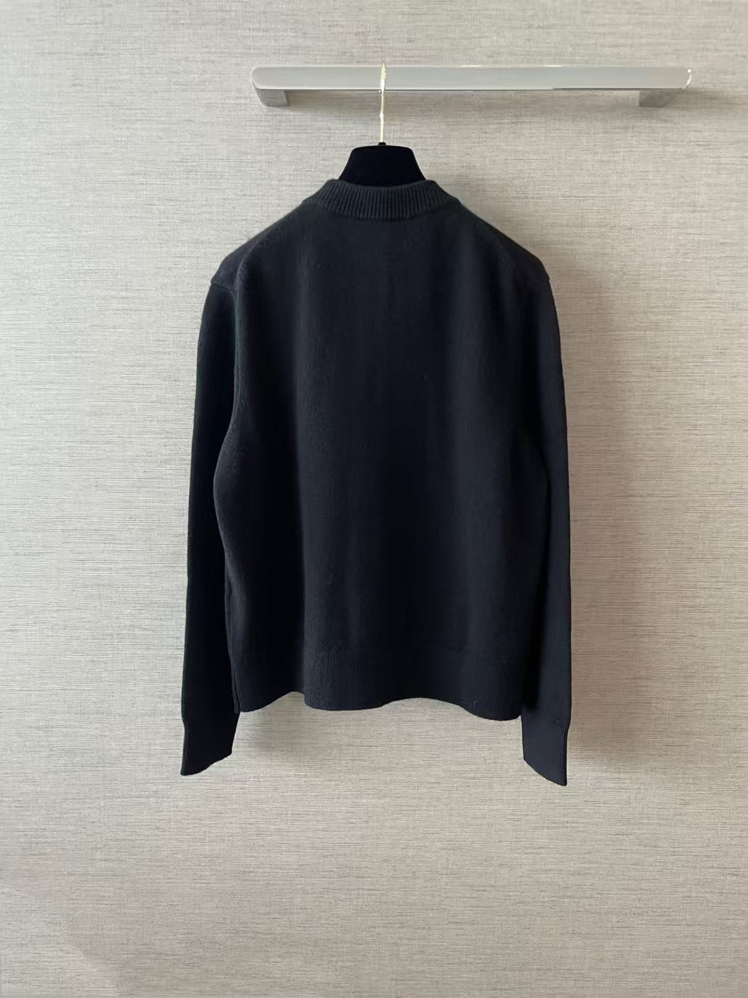 26FW New Cardigan with Bag-Clasp Fastening