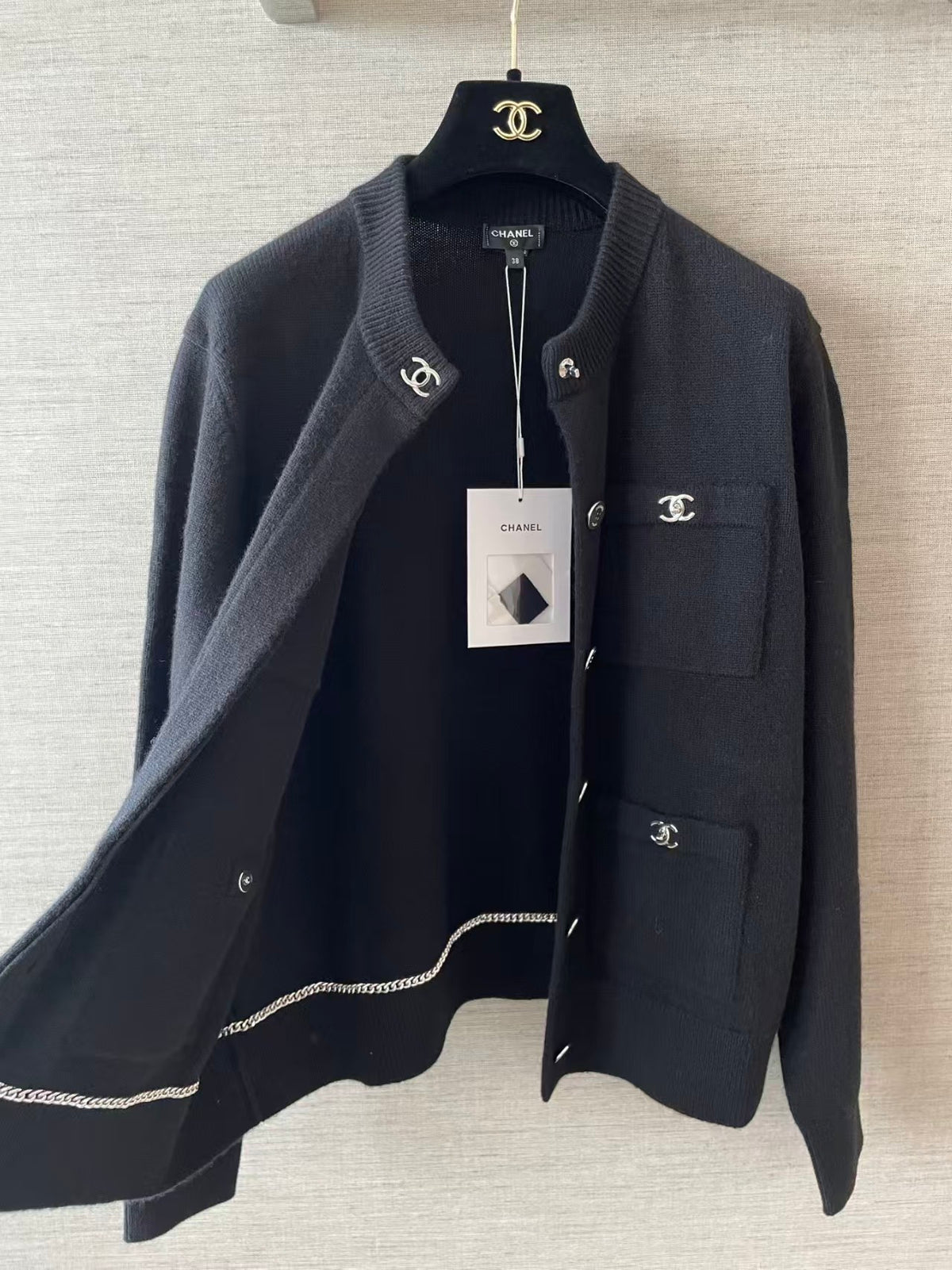 26FW New Cardigan with Bag-Clasp Fastening