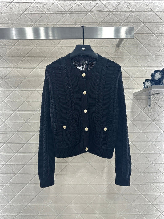 Round-neck cable knit cardigan