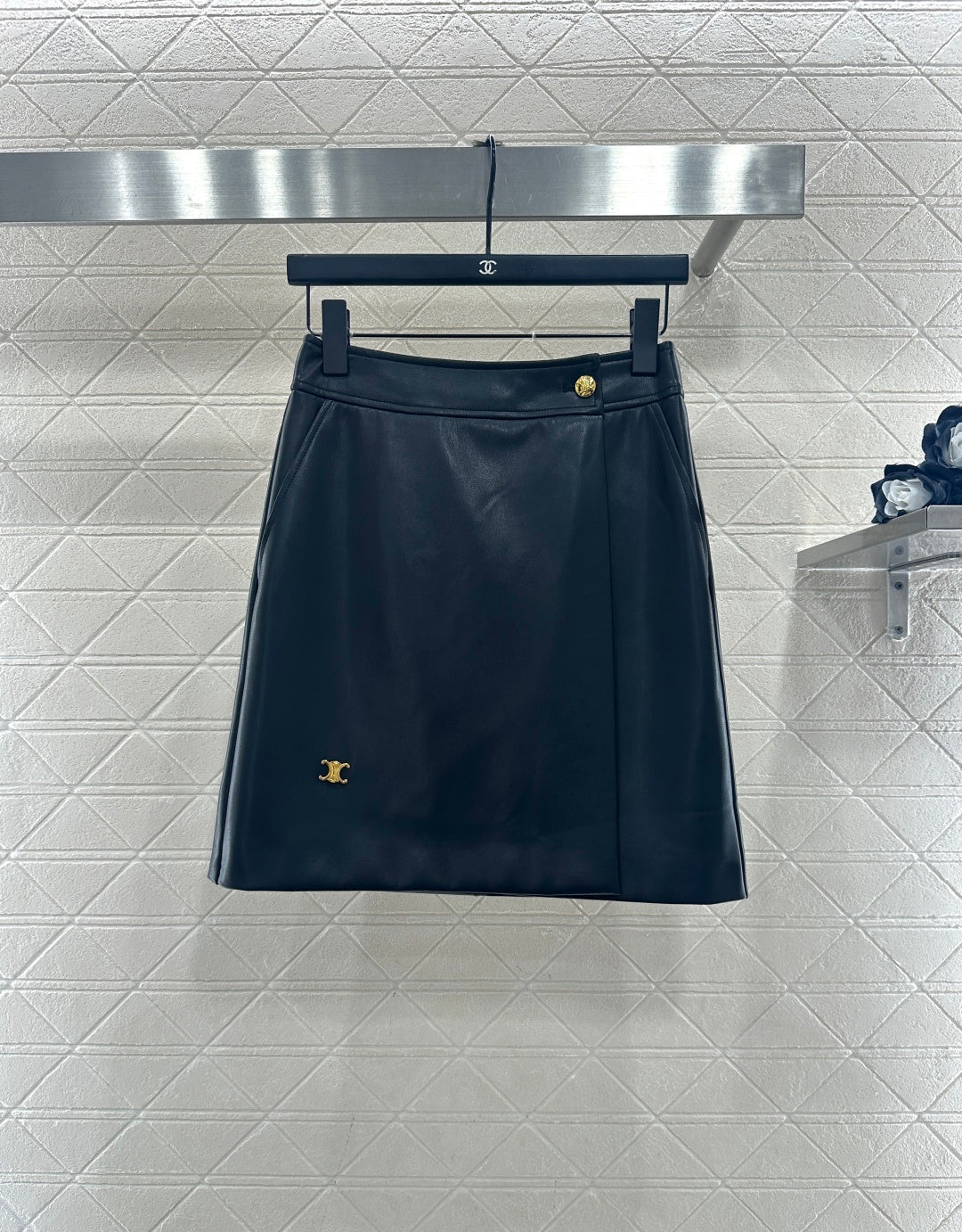 New high-waisted skirt