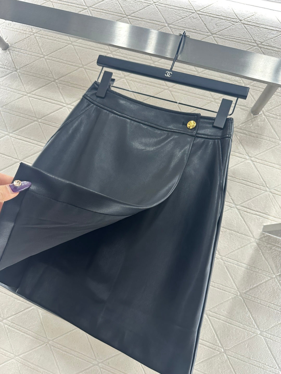 New high-waisted skirt