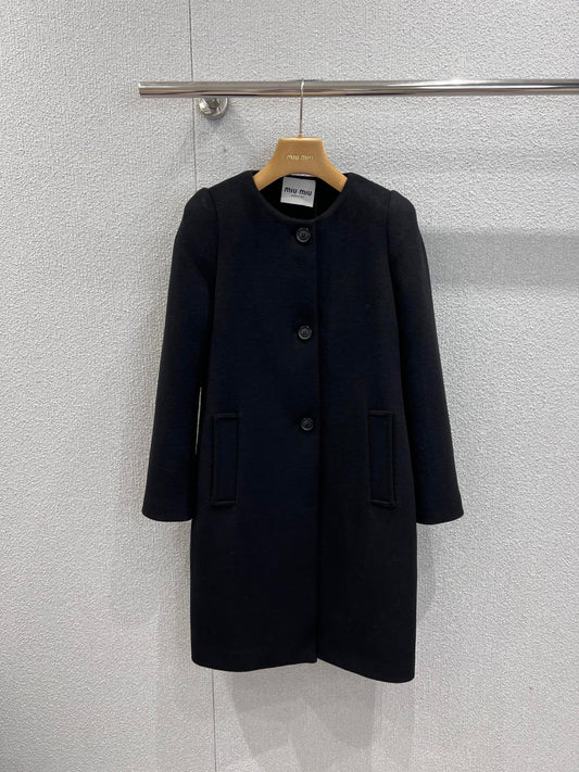 Single-brebreasted round-neck wool coat
