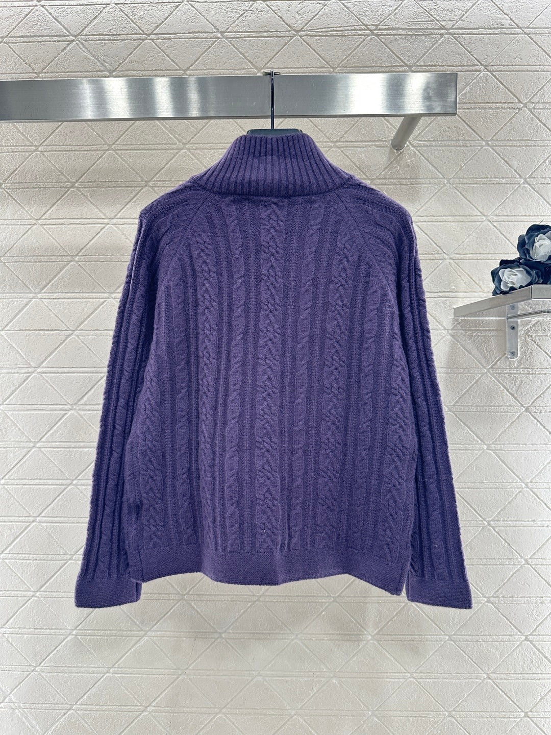 Cable knit cardigan with logo