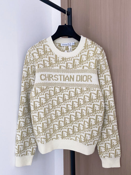 Jacquard knit sweater with a round neckline