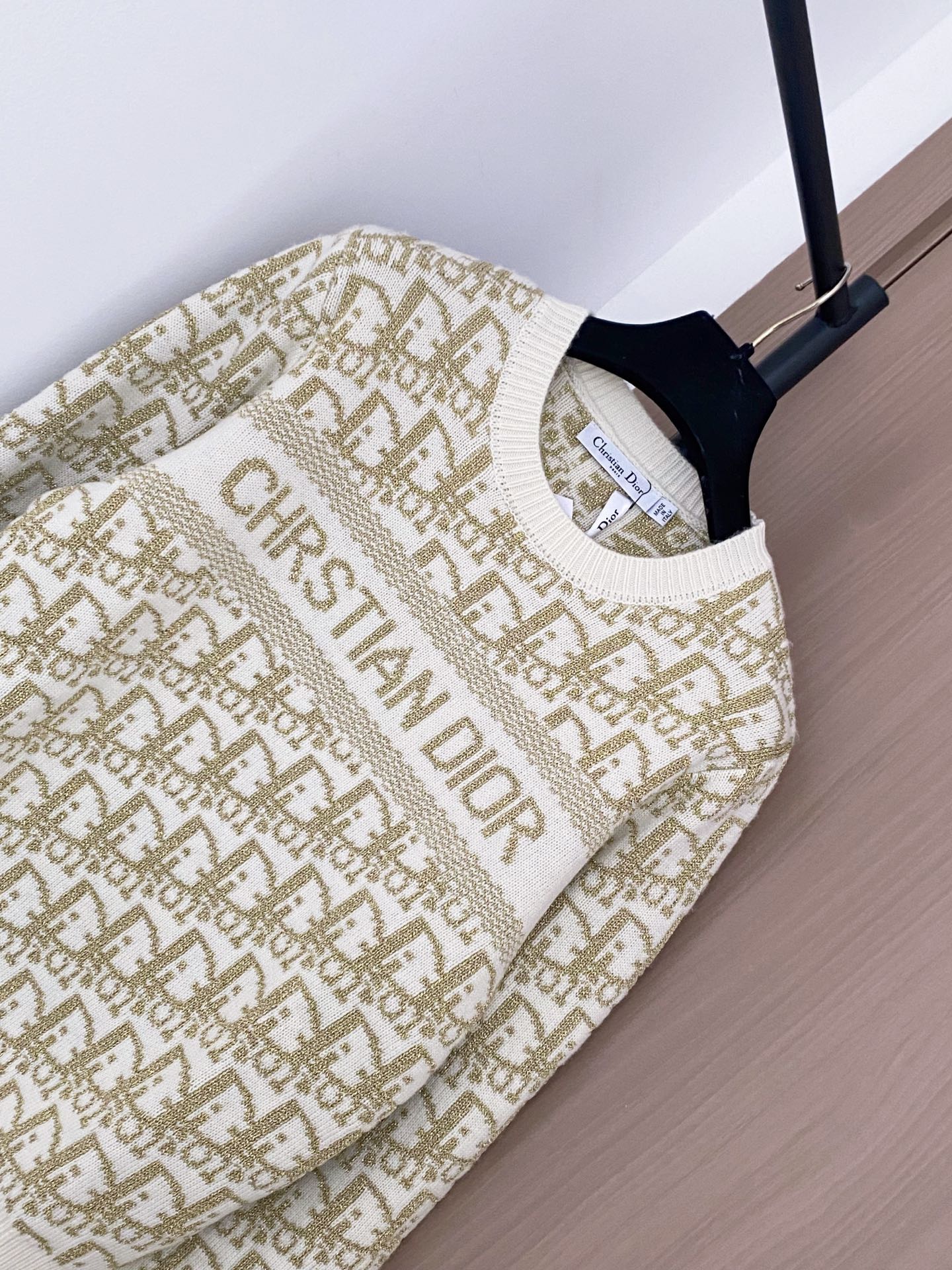 Jacquard knit sweater with a round neckline