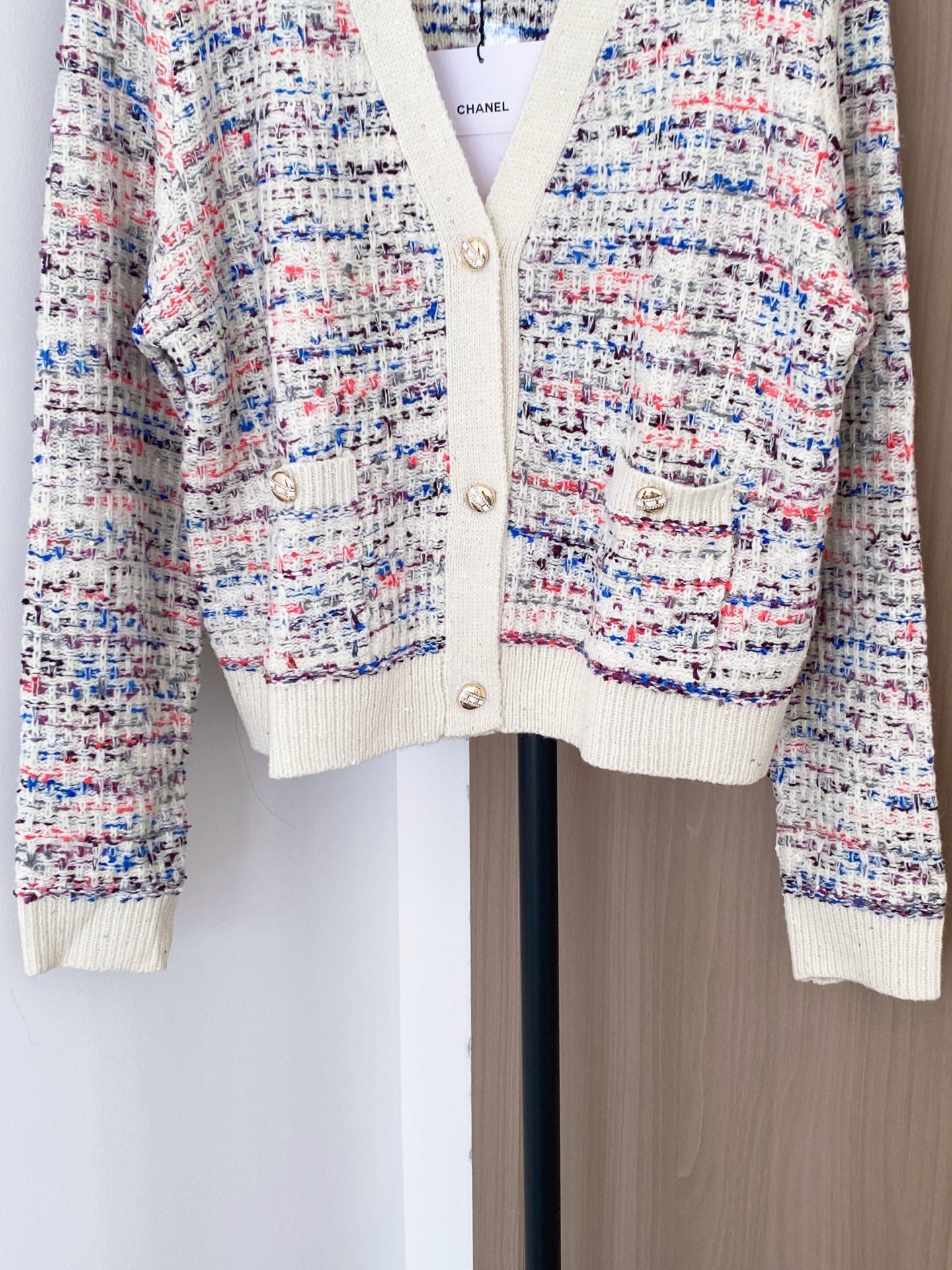 New V-neck cardigan