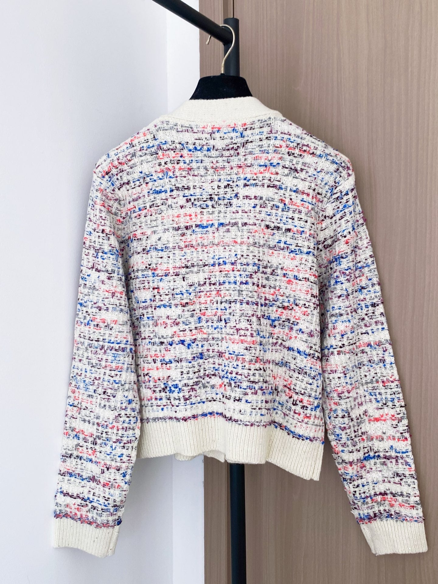 New V-neck cardigan