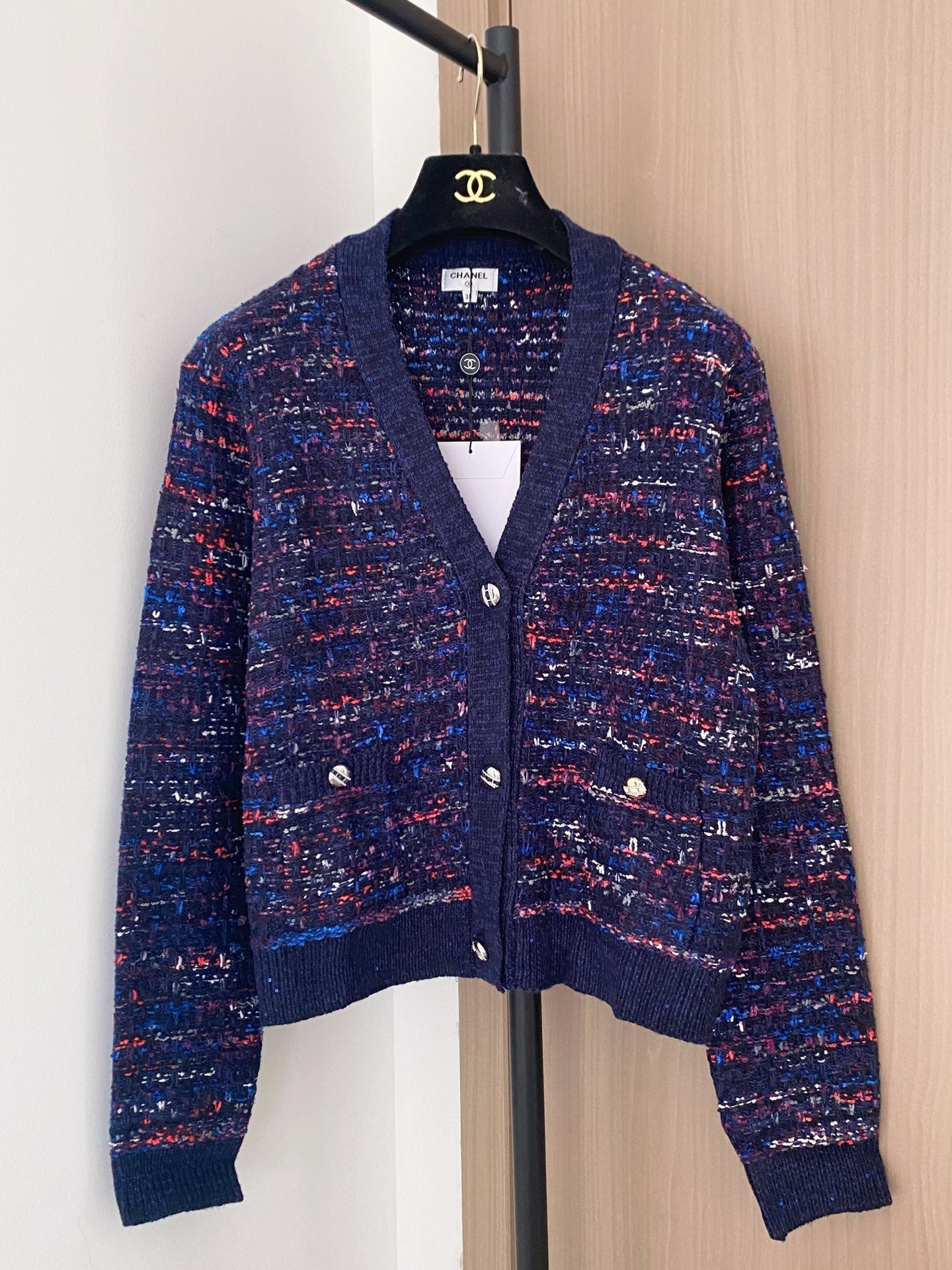 New V-neck cardigan