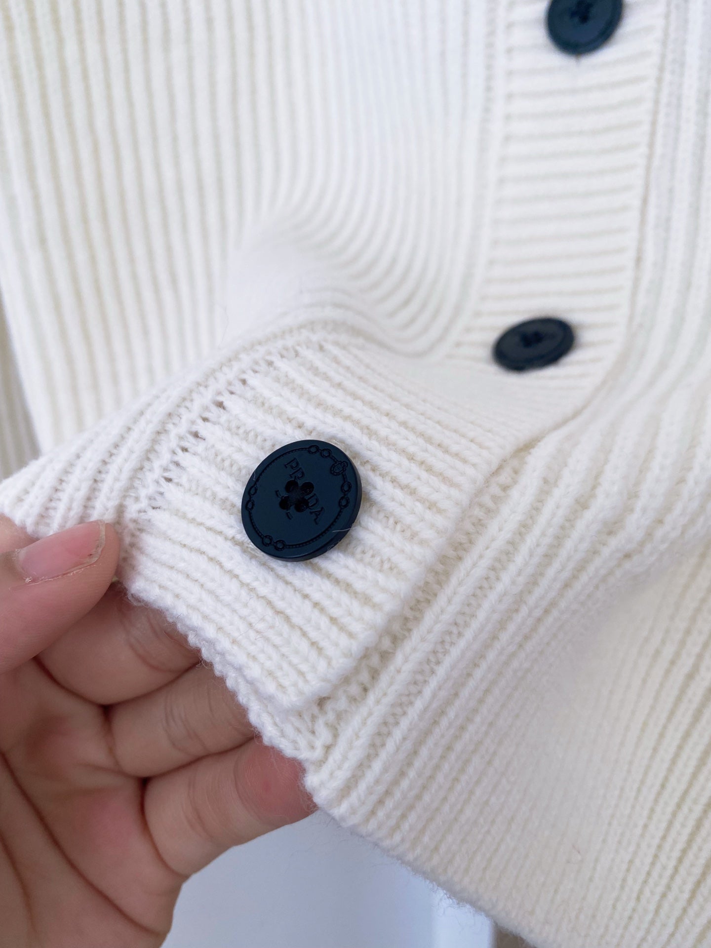 FW new knitted cardigan